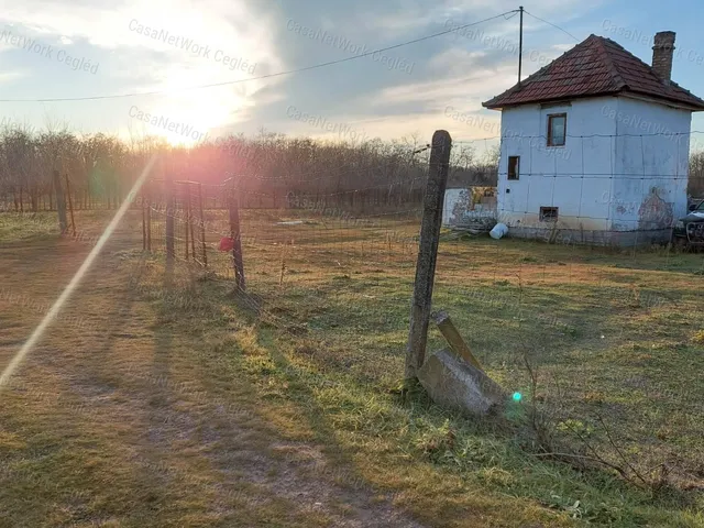 Eladó mezőgazdasági ingatlan Nyársapát 20 nm