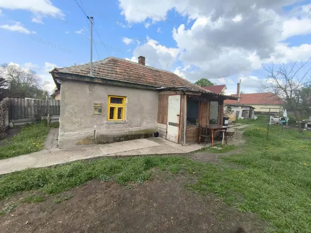 Eladó ház Tápiószele 30 nm