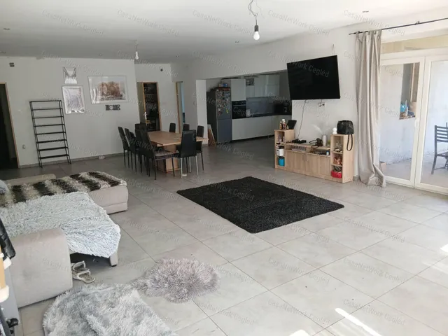 Eladó ház Cegléd 187 nm