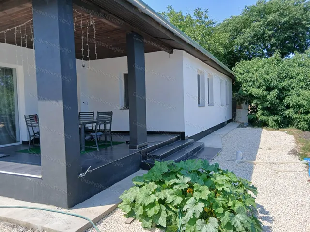 Eladó ház Cegléd 187 nm