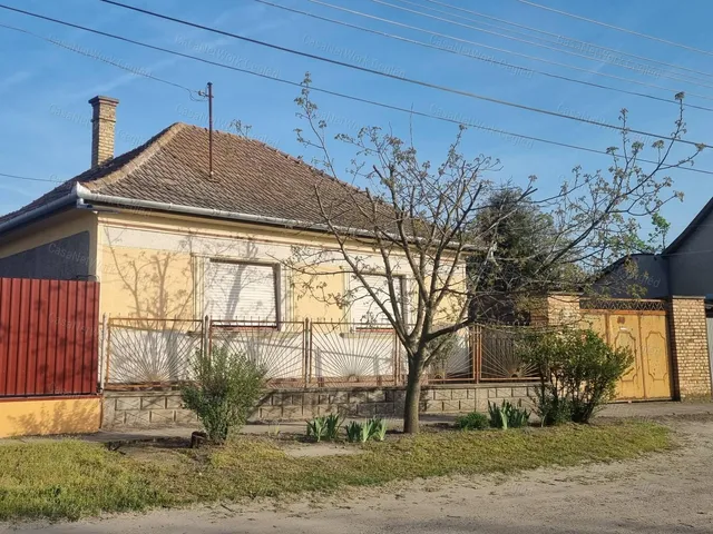 Eladó ház Cegléd 94 nm