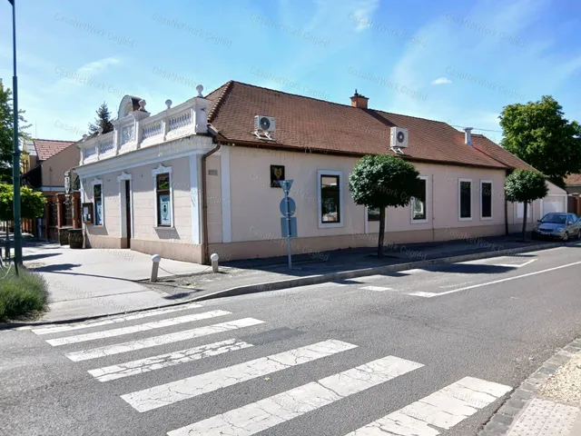 Eladó kereskedelmi és ipari ingatlan Cegléd 350 nm