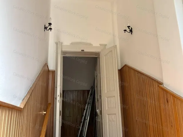 Eladó ház Cegléd 195 nm
