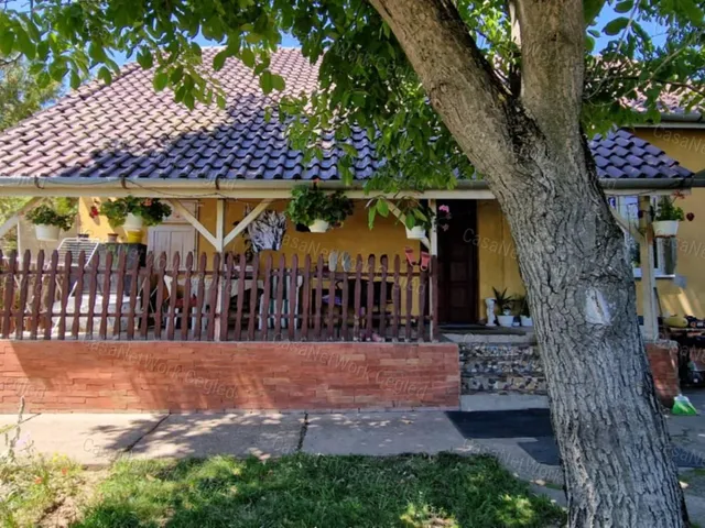 Eladó ház Cegléd 140 nm