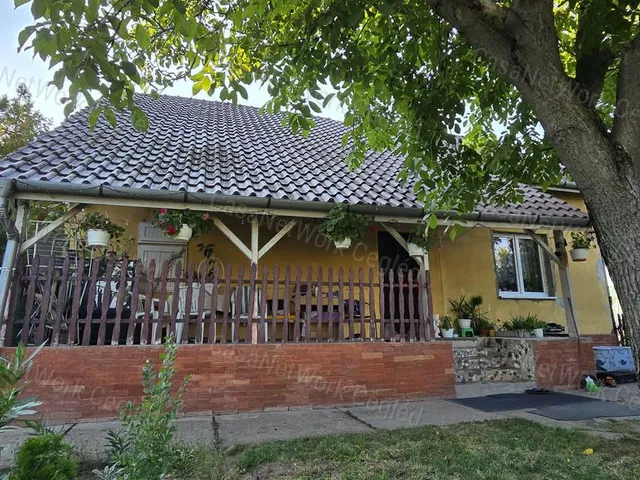 Eladó ház Cegléd 140 nm