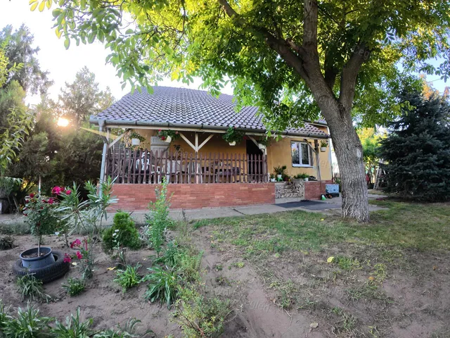 Eladó ház Cegléd 140 nm