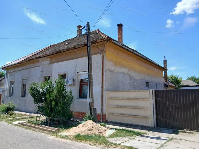 Eladó ház Cegléd 46 nm
