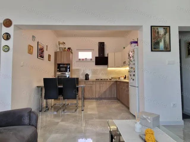 Eladó lakás Cegléd 68 nm