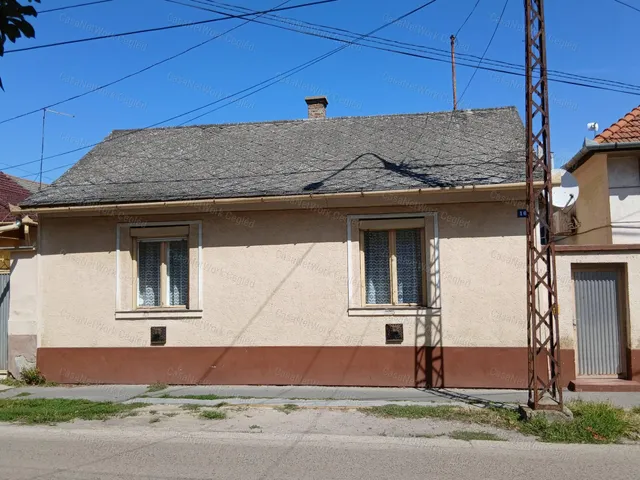 Eladó ház Cegléd 61 nm