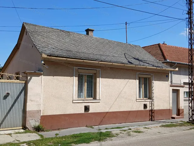Eladó ház Cegléd 61 nm