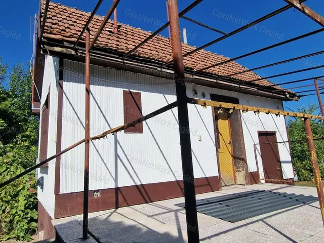 Eladó mezőgazdasági ingatlan Cegléd 20 nm