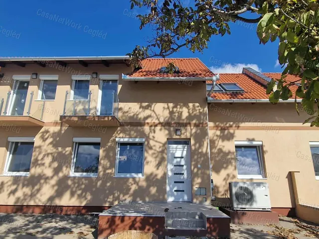 Eladó lakás Cegléd 91 nm