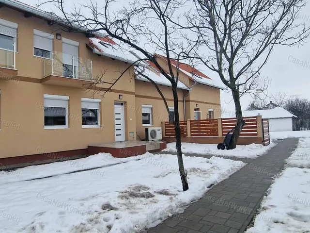 Eladó lakás Cegléd 91 nm