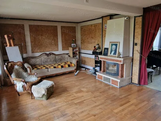 Eladó ház Törtel 180 nm