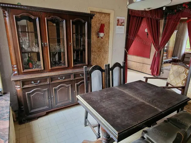 Eladó ház Törtel 180 nm