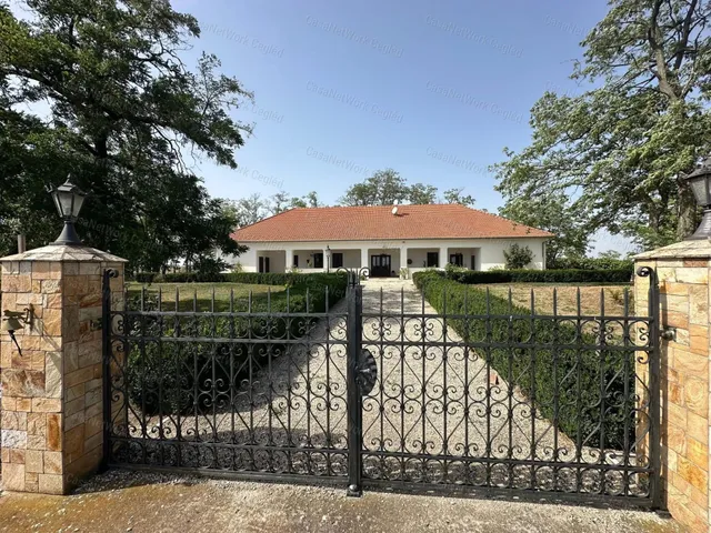 Eladó mezőgazdasági ingatlan Tiszakécske 520 nm