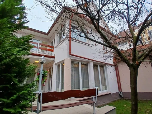 Eladó ház Kecskemét 268 nm