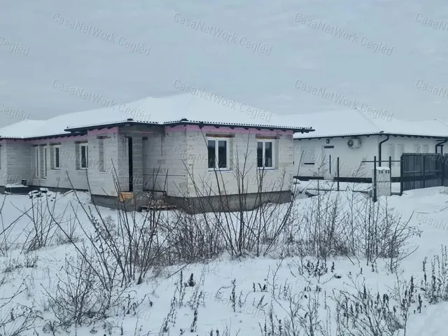 Eladó lakás Cegléd 67 nm