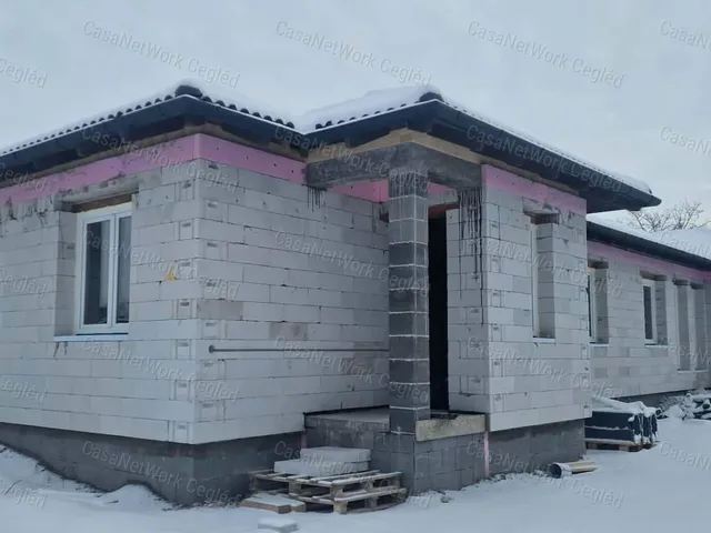 Eladó lakás Cegléd 67 nm