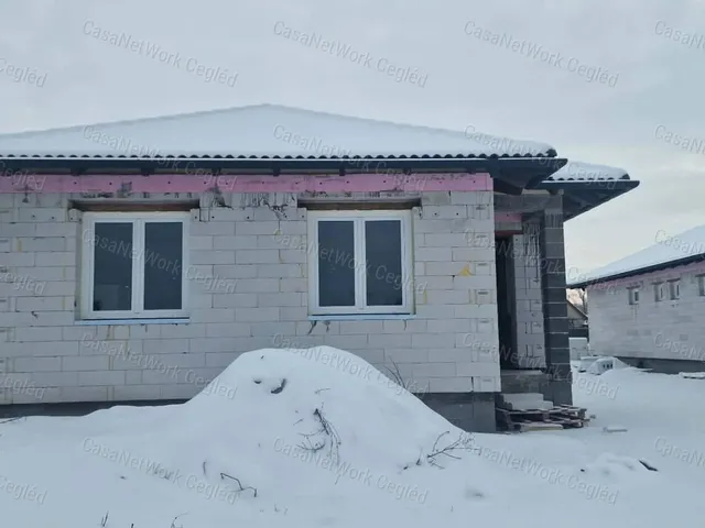 Eladó lakás Cegléd 67 nm