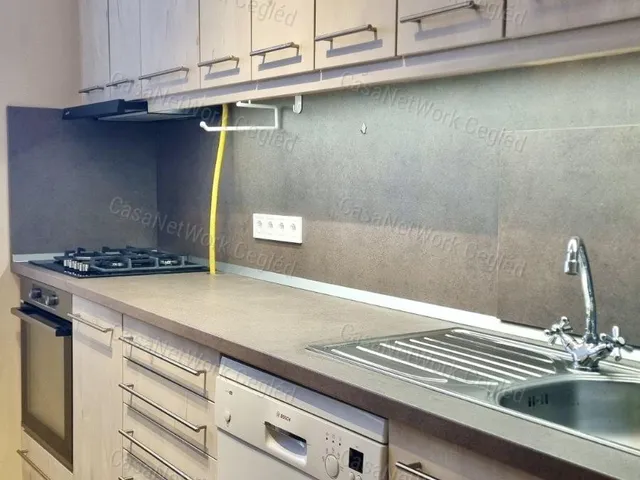 Eladó lakás Cegléd 57 nm