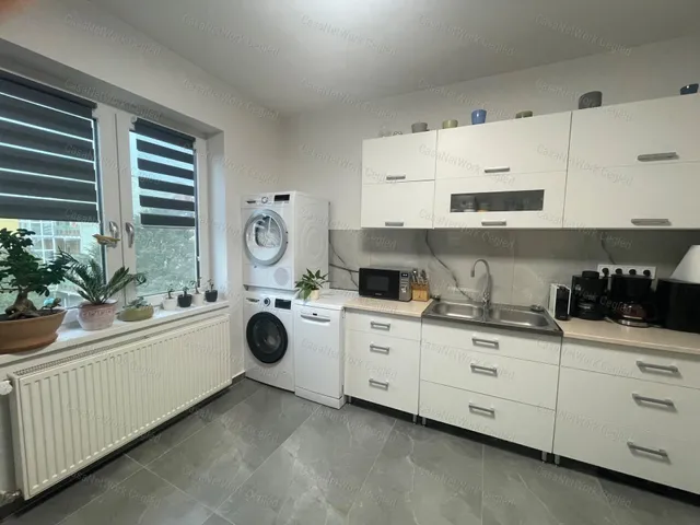 Eladó lakás Szolnok 151 nm