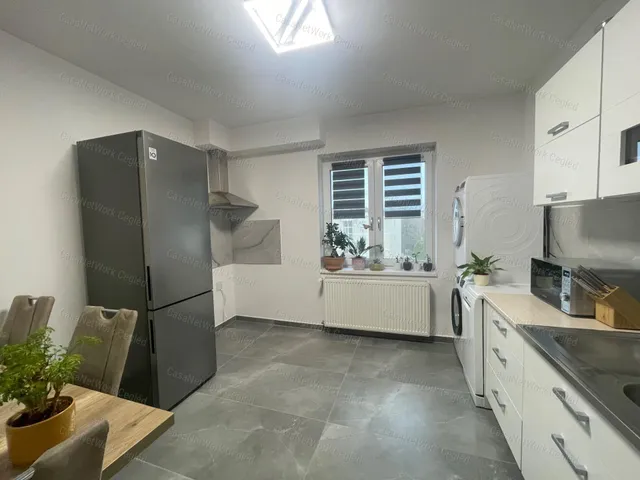 Eladó lakás Szolnok 151 nm