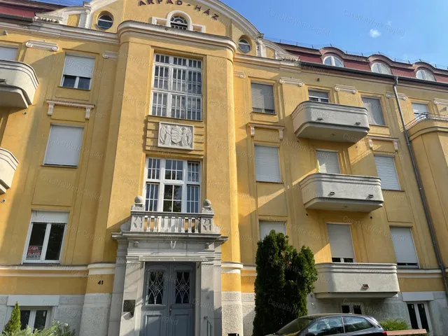 Eladó lakás Szolnok 68 nm