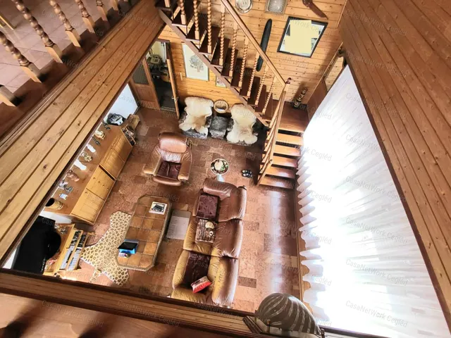 Eladó ház Újszász 214 nm