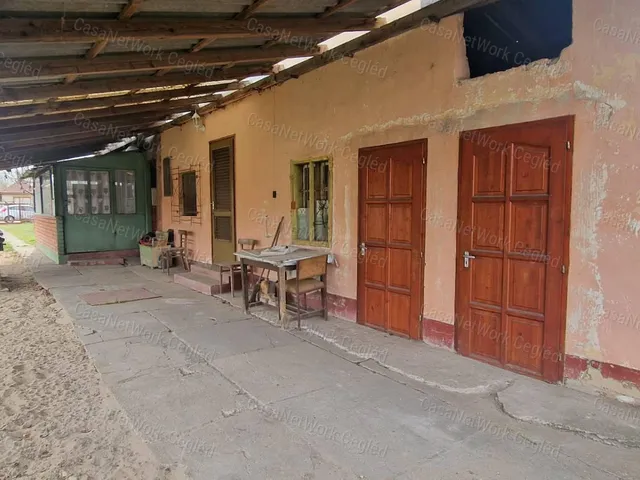 Eladó mezőgazdasági ingatlan Cegléd 55 nm