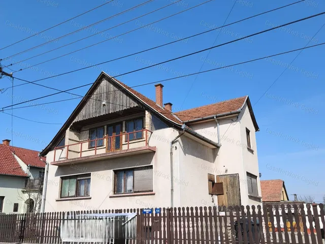 Eladó ház Cegléd 440 nm