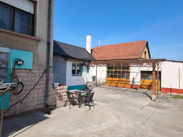 Eladó ház Cegléd 440 nm