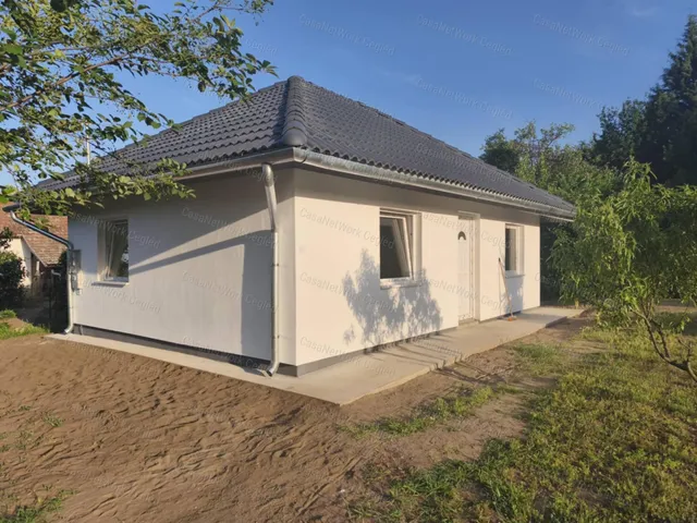 Eladó ház Tápiószele 48 nm