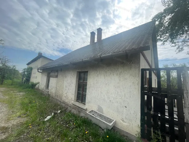 Eladó kereskedelmi és ipari ingatlan Szolnok 450 nm