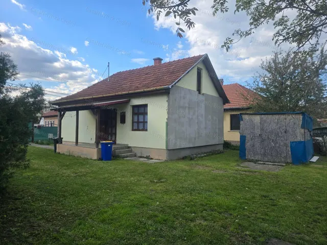 Kiadó ház Cegléd 48 nm