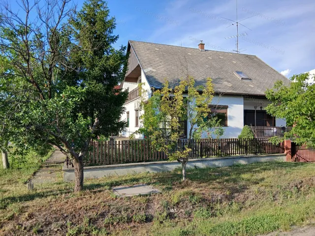 Eladó ház Cegléd 120 nm
