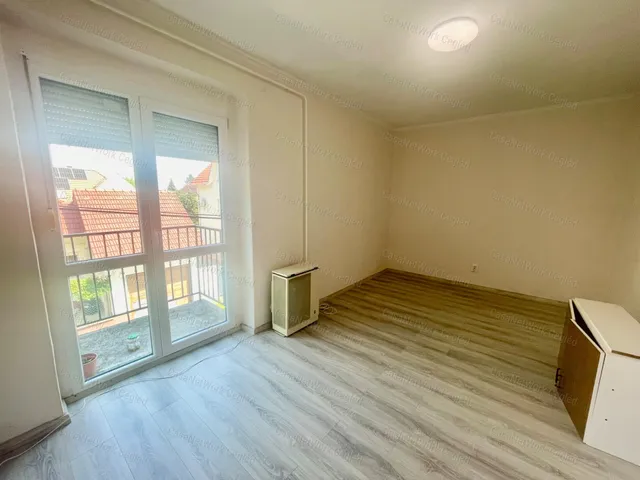 Eladó lakás Szolnok 57 nm