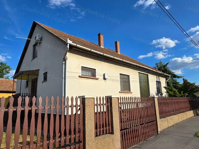 Eladó ház Cegléd 190 nm