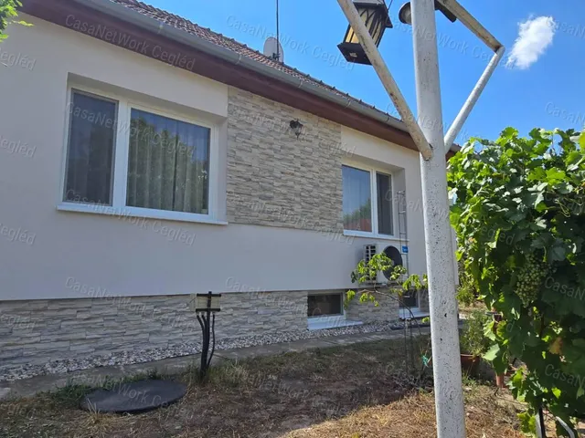 Eladó ház Cegléd 90 nm