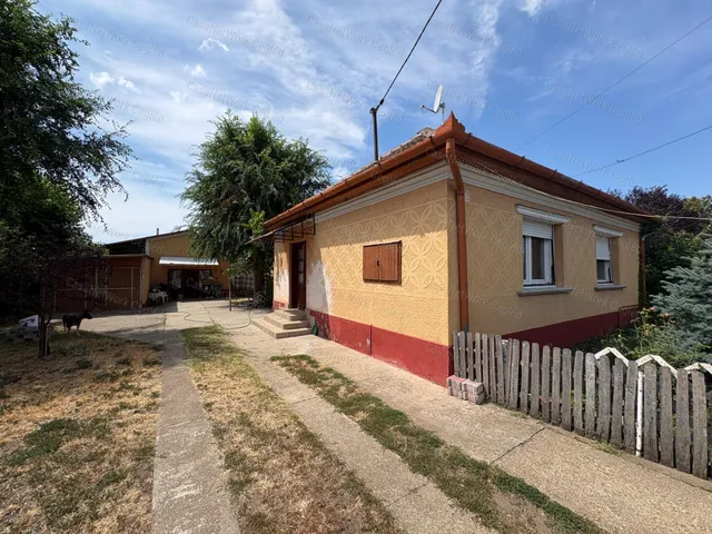 Eladó ház Abony 72 nm