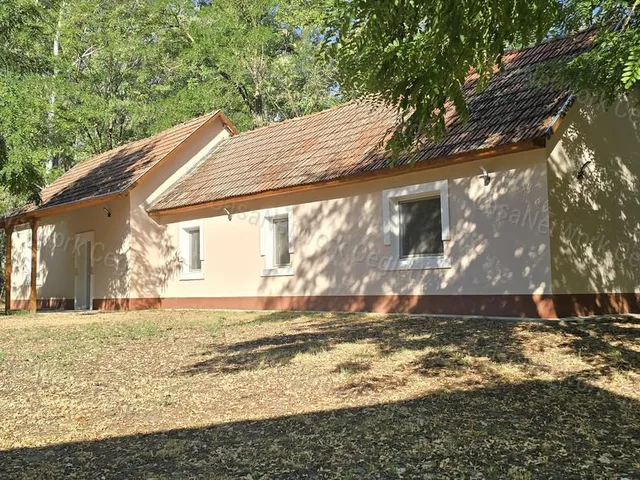Eladó mezőgazdasági ingatlan Csemő 68 nm