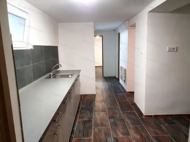 Kiadó kereskedelmi és ipari ingatlan Szolnok 67 nm