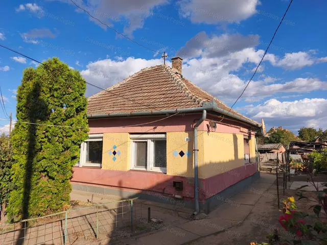 Eladó ház Tápiószele 70 nm