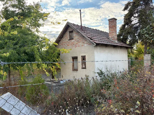 Eladó mezőgazdasági ingatlan Csemő 10 nm