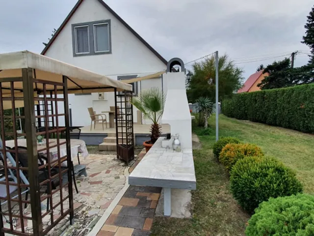 Eladó ház Balatonmáriafürdő, Igényes családi ház a part közelében 135 nm