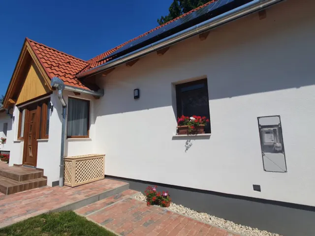 Eladó ház Balatonkeresztúr, Újépítésü,igényes Apartmanház!! 200 nm