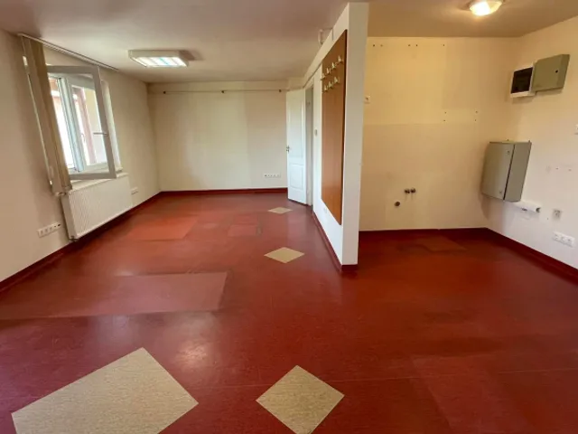 Kiadó kereskedelmi és ipari ingatlan Marcali 60 nm