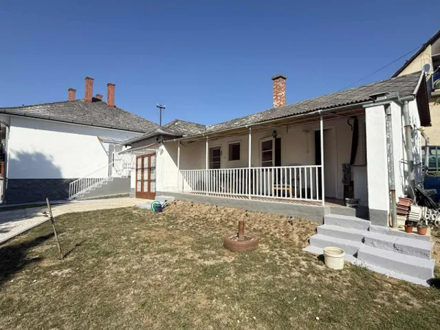 Eladó ház Fonyód, Felújított családi ház 95 nm