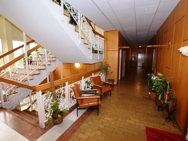 Kiadó kereskedelmi és ipari ingatlan Debrecen, Postakert 15 nm