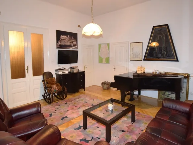 Eladó ház Debrecen, Postakert 333 nm